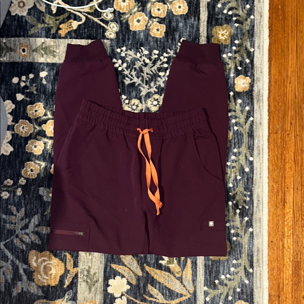 Figs Zamora joggers, purple jam, size small